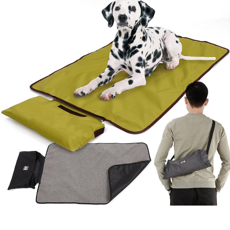 Portable Waterproof Outdoor Pet Blanket - Cozy Comfort For Dogs And Cats
